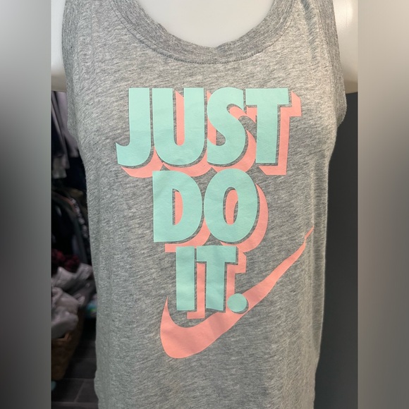 Nike Gray “Just Do It” Workout Tank Top - Picture 2 of 7